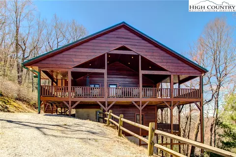 83 Ladybug Ln, Sparta, NC 28675