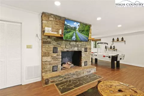 301 Howard Steelman Dr, Deep Gap, NC 28618 photo 17