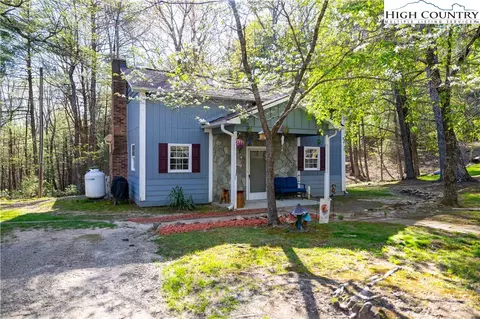 282 Griffith Ln, Glade Valley, NC 28627