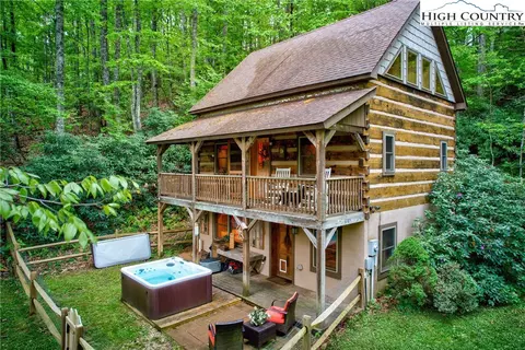 1105 Hickory Ridge Rd, Fleetwood, NC 28626
