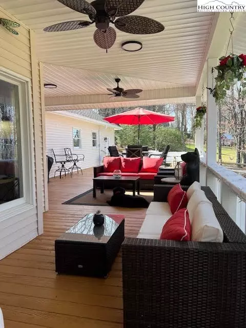 Exterior - 190 Ridge Rd, Roaring Gap, NC 28668 photo 4 of 9