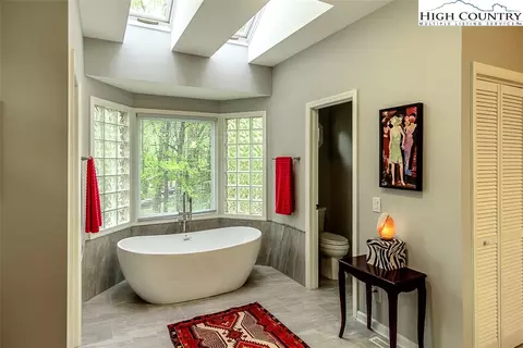 Bath - 190 Ridge Rd, Roaring Gap, NC 28668 photo 1 of 6