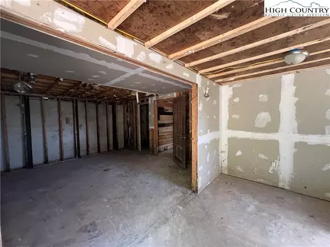 686 Will Perry Rd, Vilas, NC 28692 photo 13