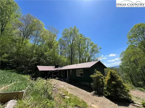 686 Will Perry Rd, Vilas, NC 28692 photo 2