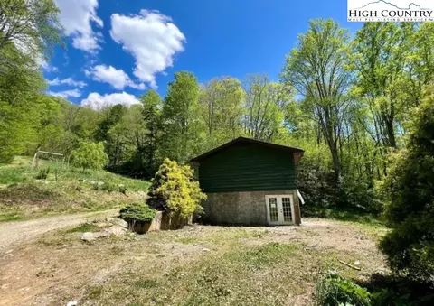 686 Will Perry Rd, Vilas, NC 28692 photo 5