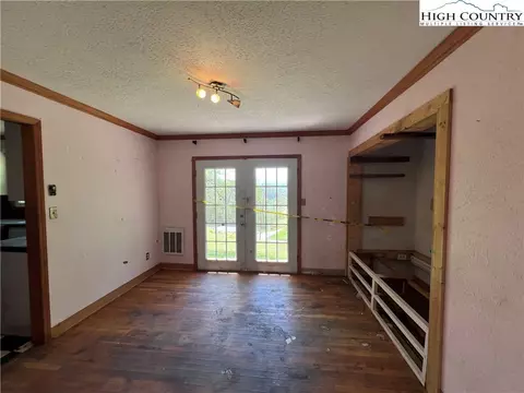686 Will Perry Rd, Vilas, NC 28692 photo 10