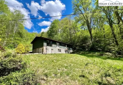 686 Will Perry Rd, Vilas, NC 28692 photo 6