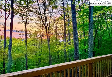 111 Clubhouse Rd, Beech Mountain, NC 28604