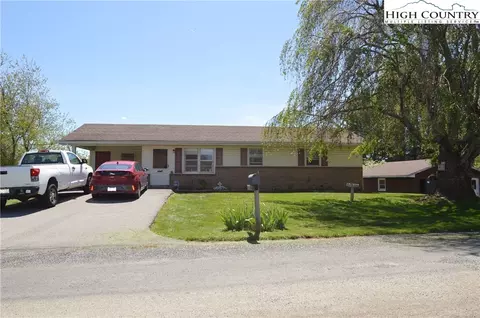 229 Westview Dr, Sparta, NC 28675