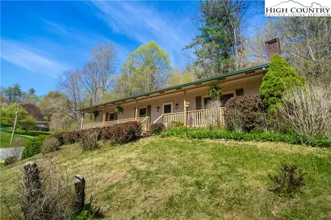 306 Green Briar Rd, Boone, NC 28607
