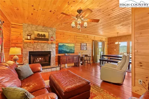 Living - 327 Skyview St, Deep Gap, NC 28618 photo 2 of 3