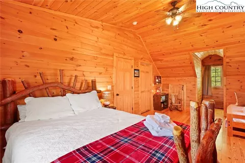 Bedroom - 327 Skyview St, Deep Gap, NC 28618 photo 10 of 14