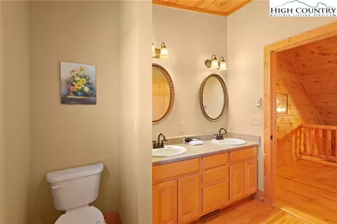 Bath - 327 Skyview St, Deep Gap, NC 28618 photo 5 of 6