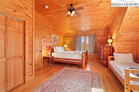 Bedroom - 327 Skyview St, Deep Gap, NC 28618 photo 7 of 14