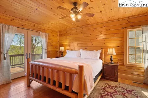 Bedroom - 327 Skyview St, Deep Gap, NC 28618 photo 2 of 14