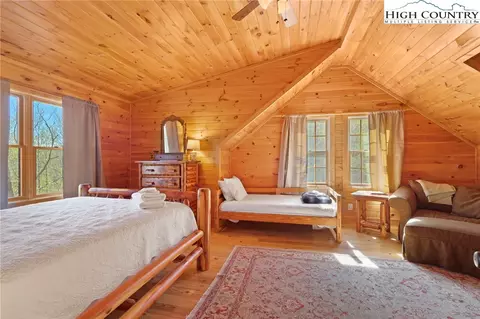 Bedroom - 327 Skyview St, Deep Gap, NC 28618 photo 5 of 14