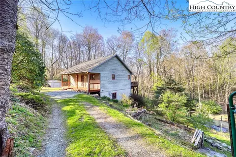 384 Apple Way, Blowing Rock, NC 28605