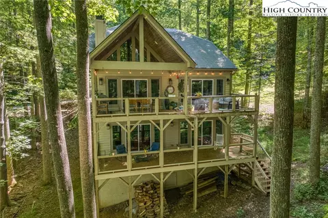 165 Mossy Springs Ln, Boone, NC 28607