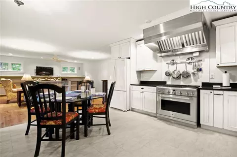 107 Huckleberry Ln, Beech Mountain, NC 28604 photo 15