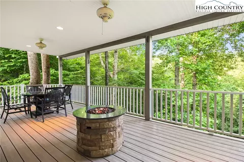 107 Huckleberry Ln, Beech Mountain, NC 28604 photo 5