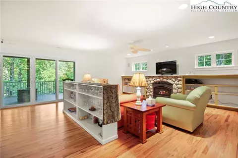 107 Huckleberry Ln, Beech Mountain, NC 28604 photo 8