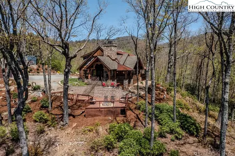 5945 Pitts Rd, Lenoir, NC 28645