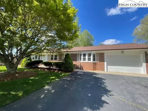 611 N Main St, Jefferson, NC 28640