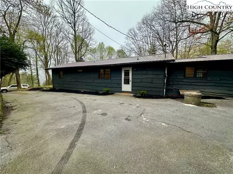 Exterior - 201 Abbey Rd, Boone, NC 28607 photo 10 of 13