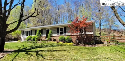 142 Lomax St, Boone, NC 28607