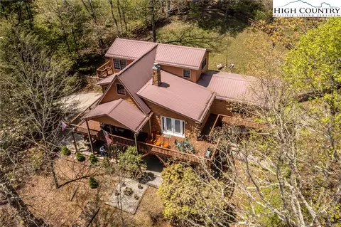 131 Pedros Rd, Piney Creek, NC 28663