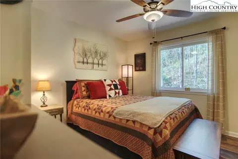 15575 W Us Hwy 421 Hwy, Purlear, NC 28665 photo 20