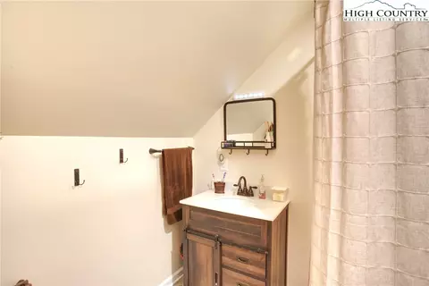 15575 W Us Hwy 421 Hwy, Purlear, NC 28665 photo 34