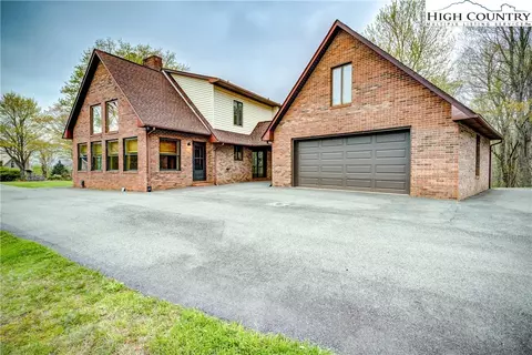908 Cool Woods Dr, Boone, NC 28607 photo 4