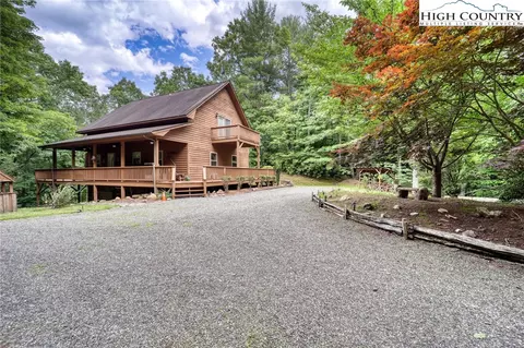 145 Jeep Trl, Purlear, NC 28665