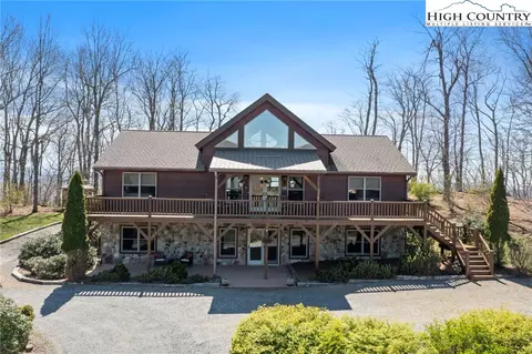 842 Wolf Ridge Trl, Boone, NC 28607 photo 2