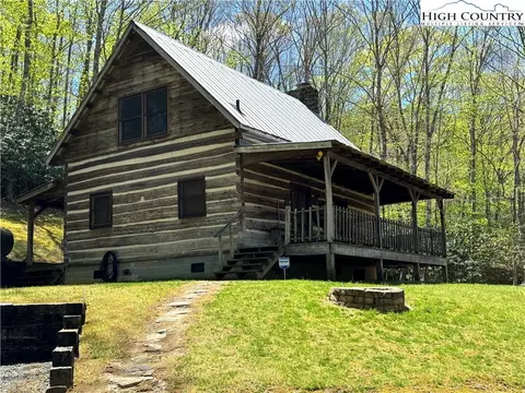 446 Mouth Of Silas Creek Rd, Lansing, NC 28643