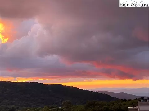 301 Pinnacle Inn Rd #2302, Beech Mountain, NC 28604