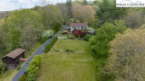 1268 N Pine Run Rd, Boone, NC 28607 photo 3