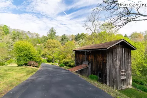 1268 N Pine Run Rd, Boone, NC 28607 photo 8