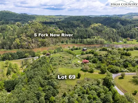 69 Mountain Breeze Ct, Crumpler, NC 28617