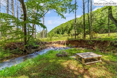 876 Idlewild Rd, West Jefferson, NC 28694