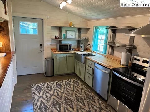 4611 Summit Rd, Purlear, NC 28665 photo 22