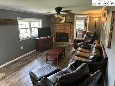 4611 Summit Rd, Purlear, NC 28665 photo 7