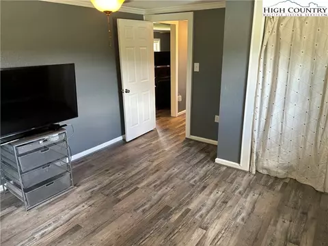 4611 Summit Rd, Purlear, NC 28665 photo 10