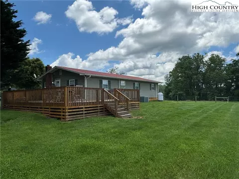 4611 Summit Rd, Purlear, NC 28665 photo 2