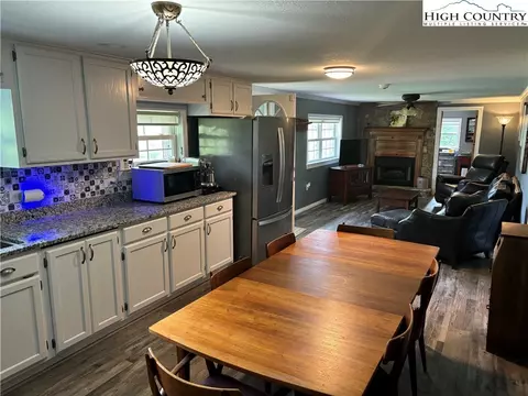 4611 Summit Rd, Purlear, NC 28665 photo 6