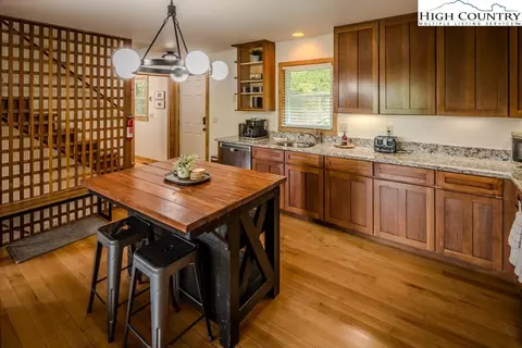 576 Harmony Ln, Boone, NC 28607 photo 6