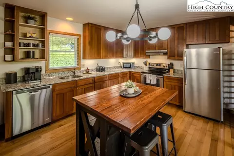 576 Harmony Ln, Boone, NC 28607 photo 5