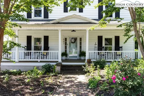 907 Trogdon St, North Wilkesboro, NC 28659
