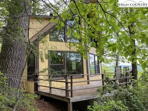 526 Laurel Trl, Fleetwood, NC 28626